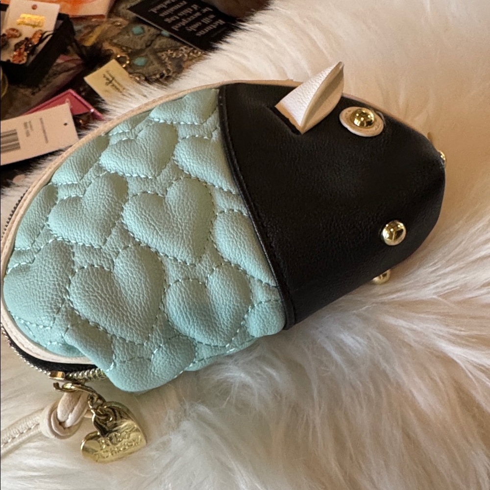 Betsey Johnson Mint and Black Quilted Cosmetic Case - Picture 5 of 7